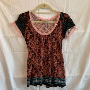 Daytrip Lace detail Tee